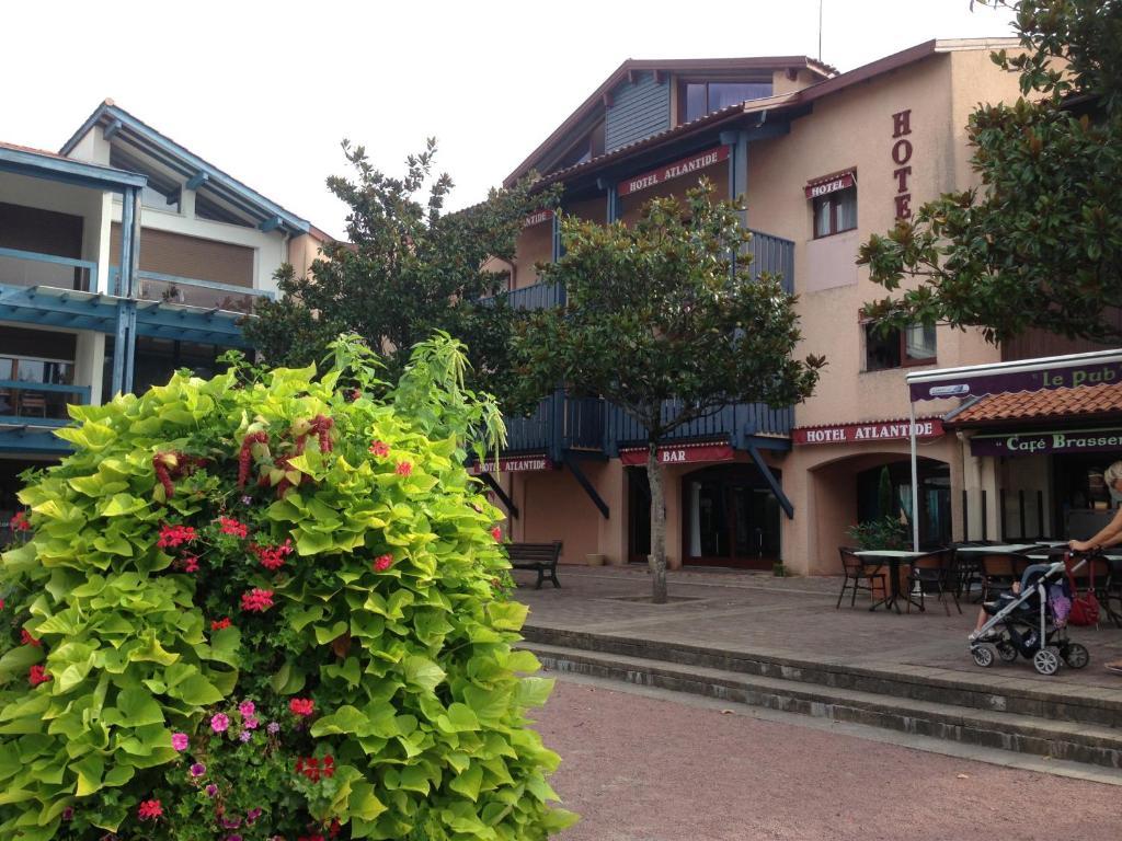 Hotel Atlantide Biscarrosse Bagian luar foto