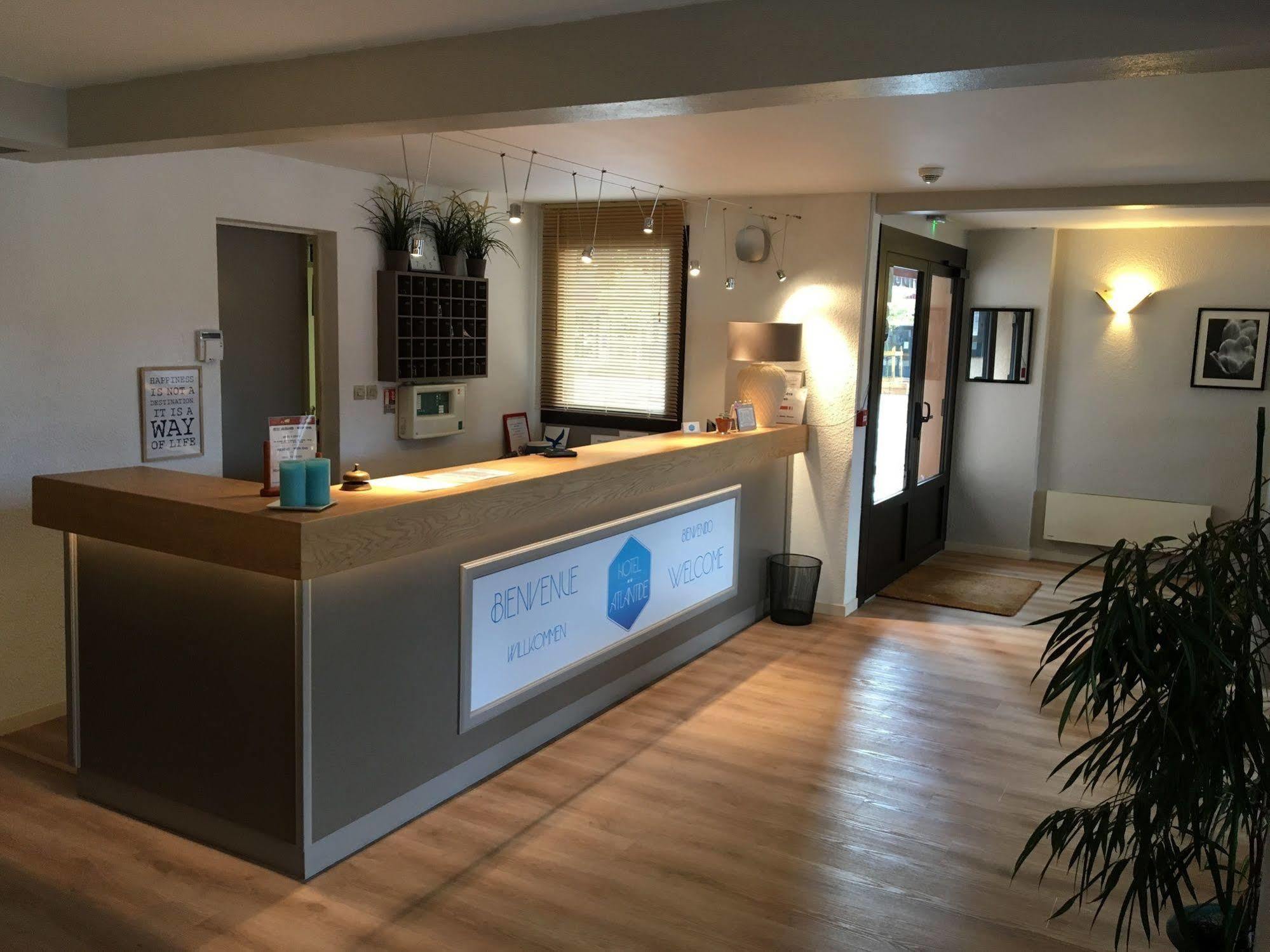 Hotel Atlantide Biscarrosse Bagian luar foto